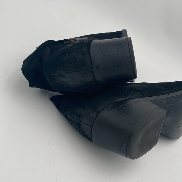 Steve Madden Black Ankle Boots suede women 10M casual office festival retro Y2K - Picture 10 of 13